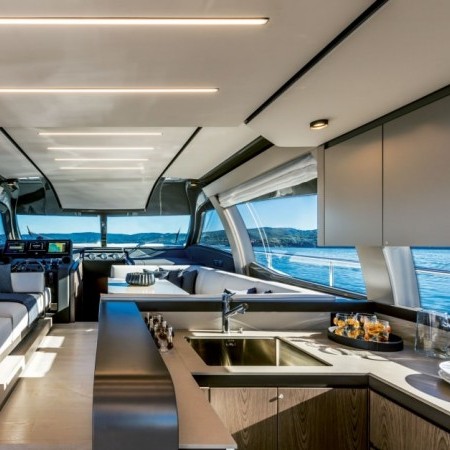 EL PETAS Yacht Charter | Ferretti 550 