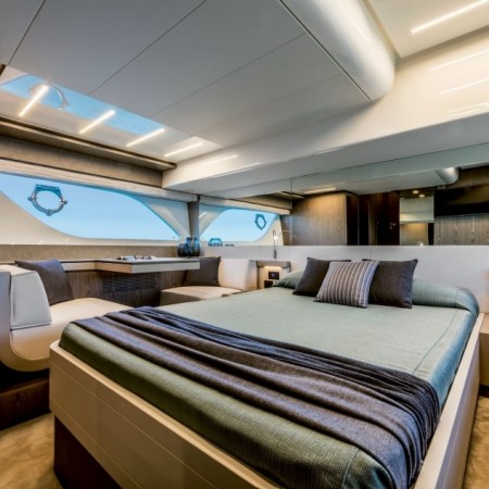 double cabin for 2 charter guests