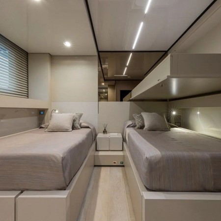 Emocean yacht twin cabin