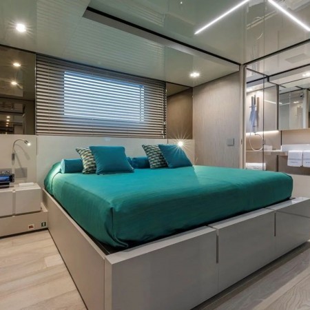 Emocean yacht double cabin