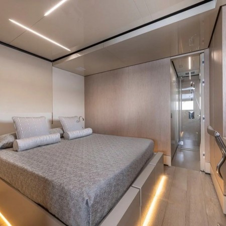 Emocean yacht double cabin