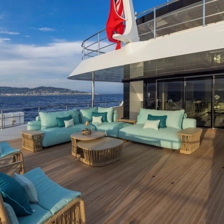 deck lounge