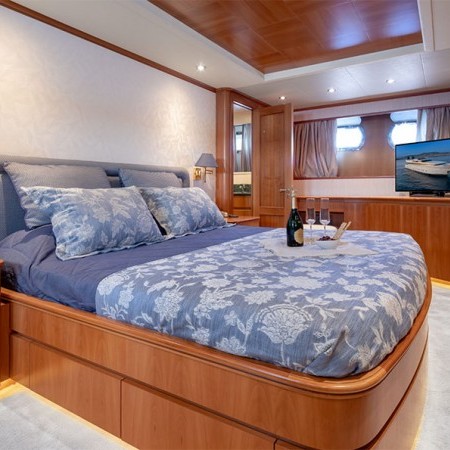 Energy yacht double cabin