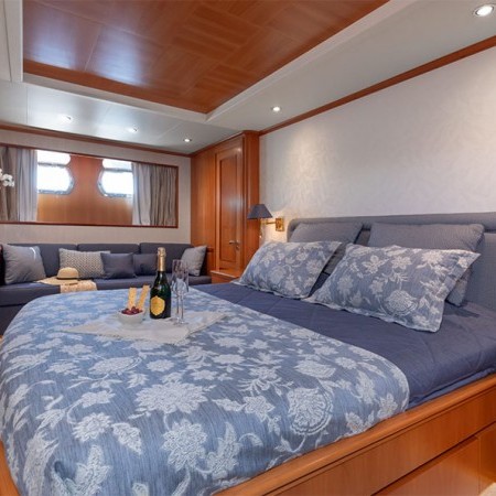 Energy yacht double cabin