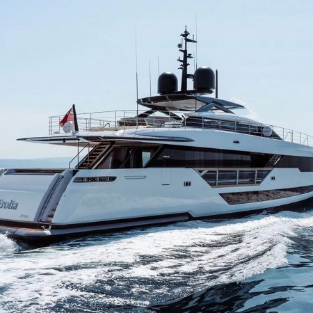 Custom Line yacht charter Erolia