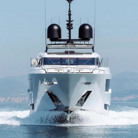 front view of Erolia superyacht charter