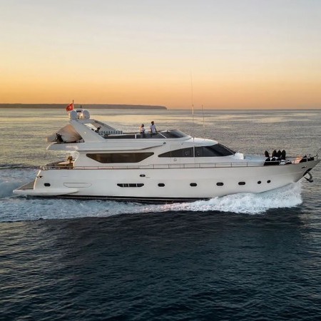 Essoess yacht charter