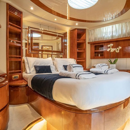 double cabin for two charter guests