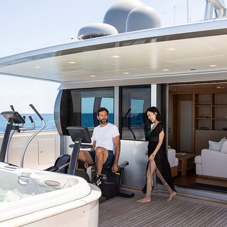 Falco Moscata yacht chartefr with Jacuzzi
