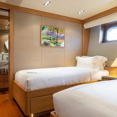 twin cabin at Falco Moscata yacht