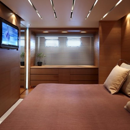 Feligo V yacht cabin