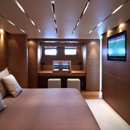 Feligo V yacht cabin