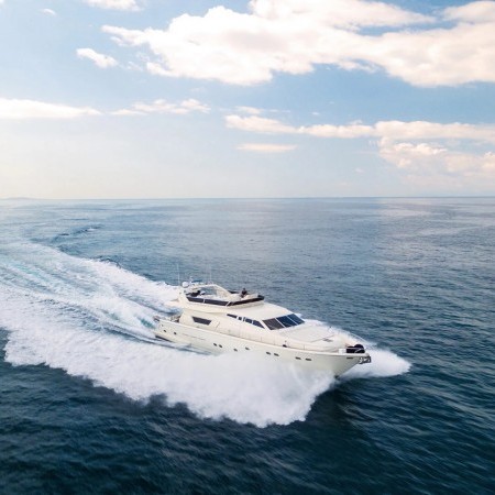 aerial photo of Ferretti 80 yacht in Mykonos