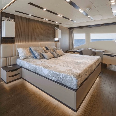 cabin for 2 charter guests