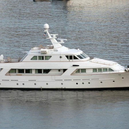 Freemont Superyacht - Benetti yacht charter