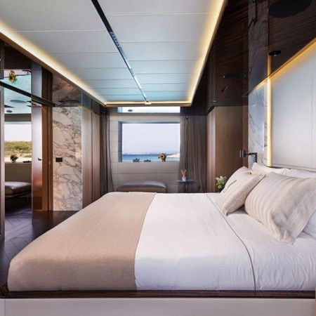 Geco yacht cabin for 2 charter guests