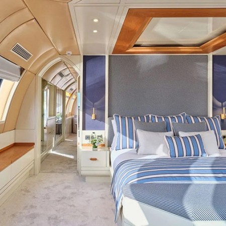 cabin for 2 charter guests on Gelly