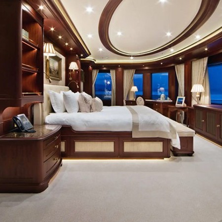 double cabin for 2 charter guests