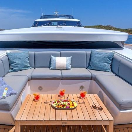 gladius yacht  front lounge