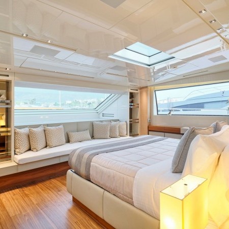 cabin for 2 charter guests