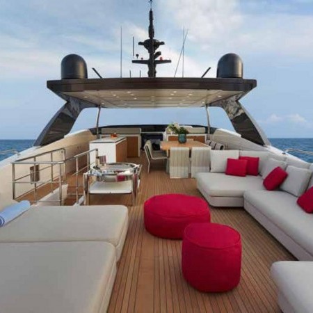 flybridge of Golden Yacht