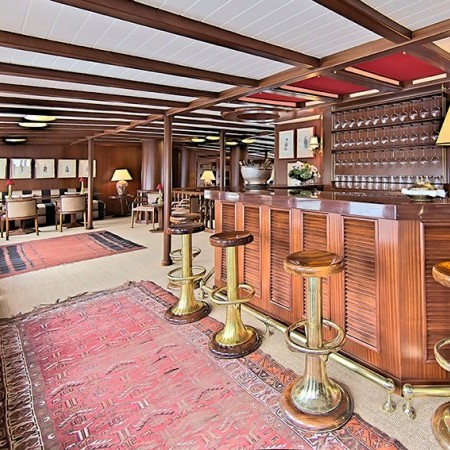 halas 71 yacht interior