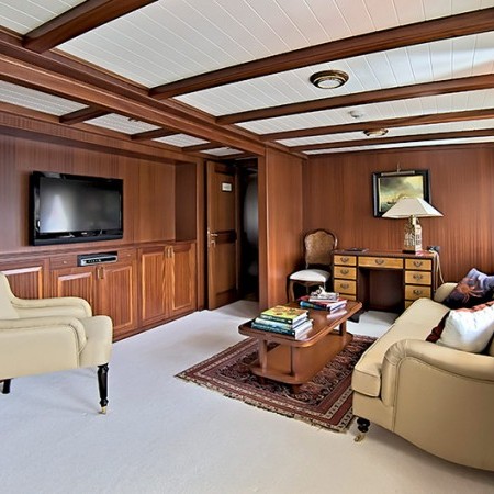 cabin of Halas 71 yacht in Turkey