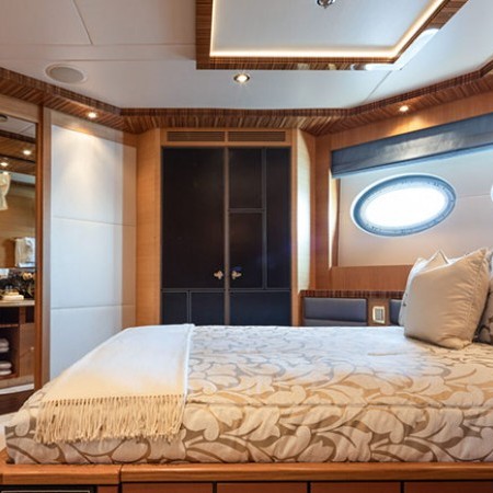 double cabin for 2 charter guests