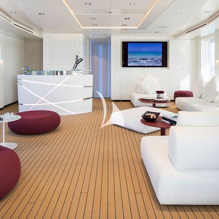 Home yacht 