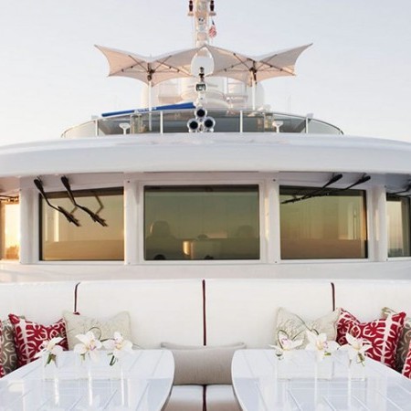 front lounge of Idefix II yacht