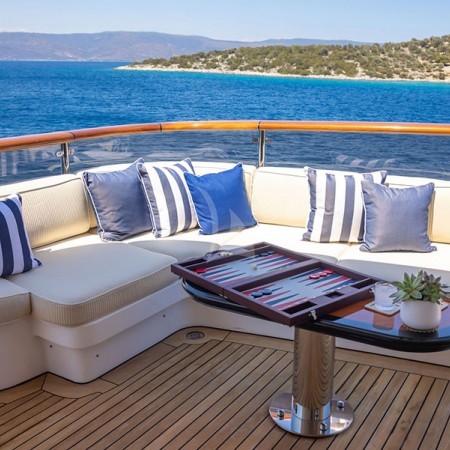 idyllic yacht charter Greece