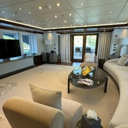 Immersive superyacht charter