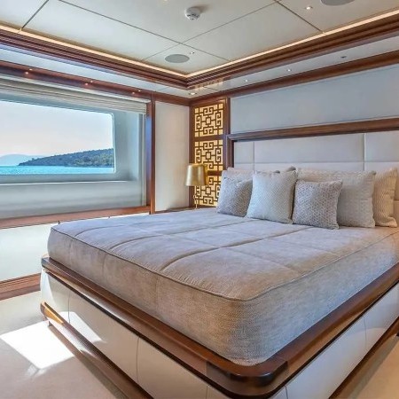 Immersive superyacht charter