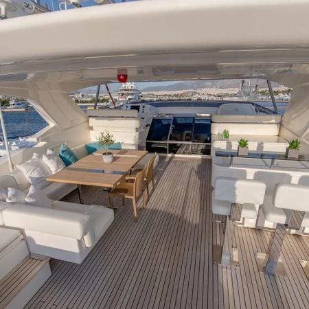 flybridge of Infinitas yacht