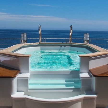 Invictus yacht charter with Jacuzzi
