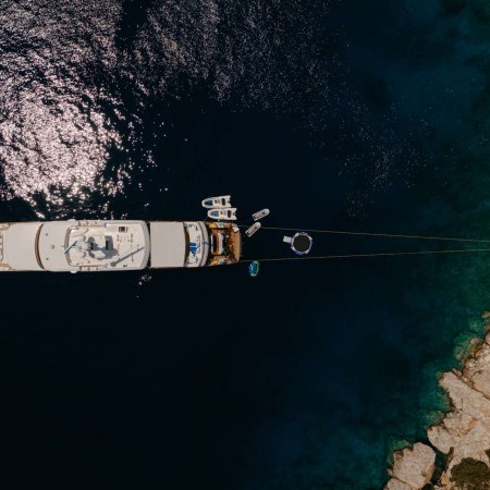 Itoto yacht aerial view