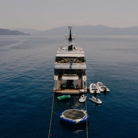 Itoto yacht aerial view