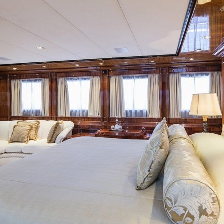 cabin for 2 charter guests