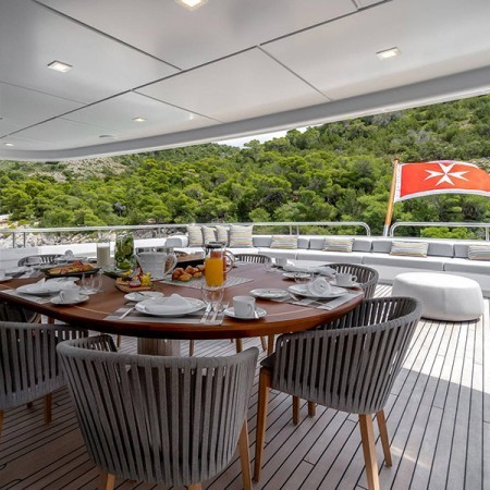 Jaz yacht alfresco dining