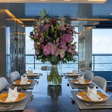 Jesma II yacht indoor dining