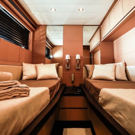 twin cabin for 2 charter guests