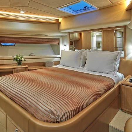 cabin for 2 charter guests