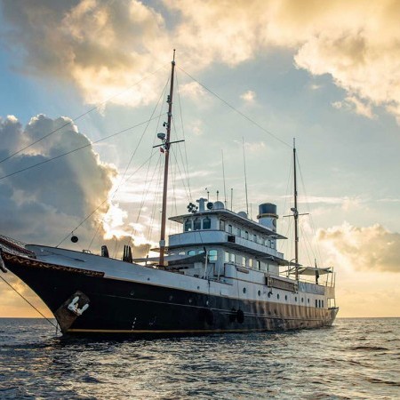Kalizma yacht charter