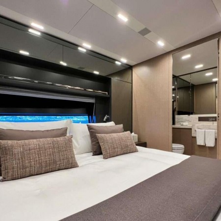 Kar yacht cabin