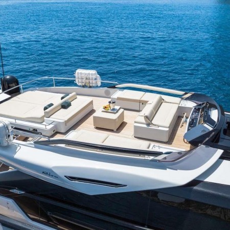 Kar yacht charter Riva