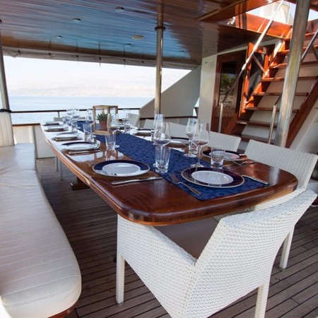 deck dining