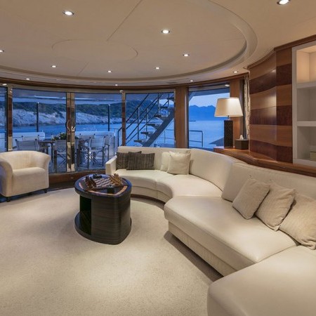 L'Equinox superyacht salon