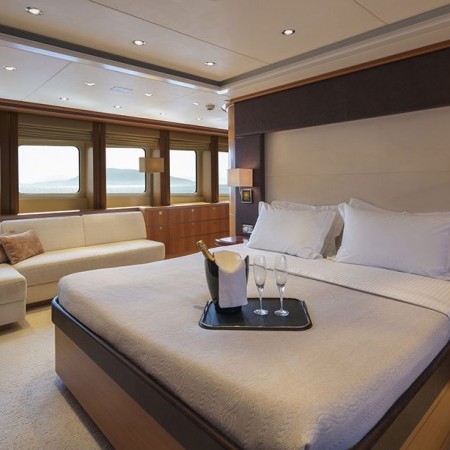 cabin for 2 charter guests