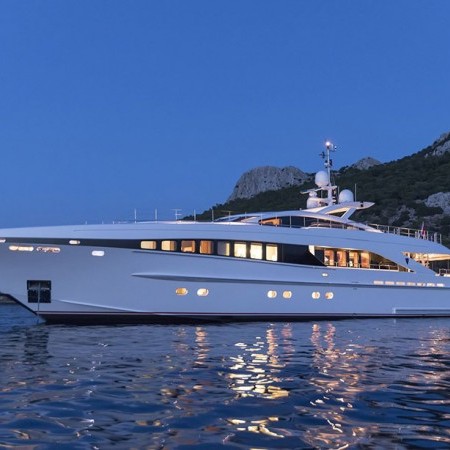 L'Equinox yacht charter