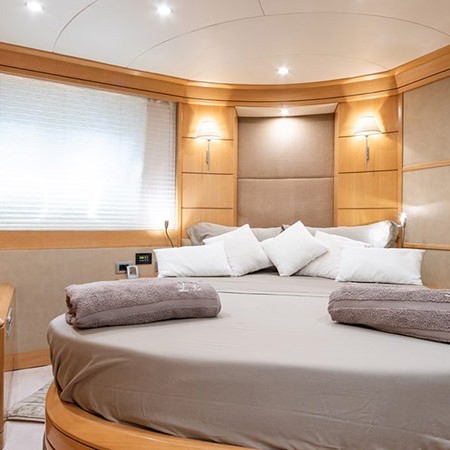 double bedroom for 2 charter guests